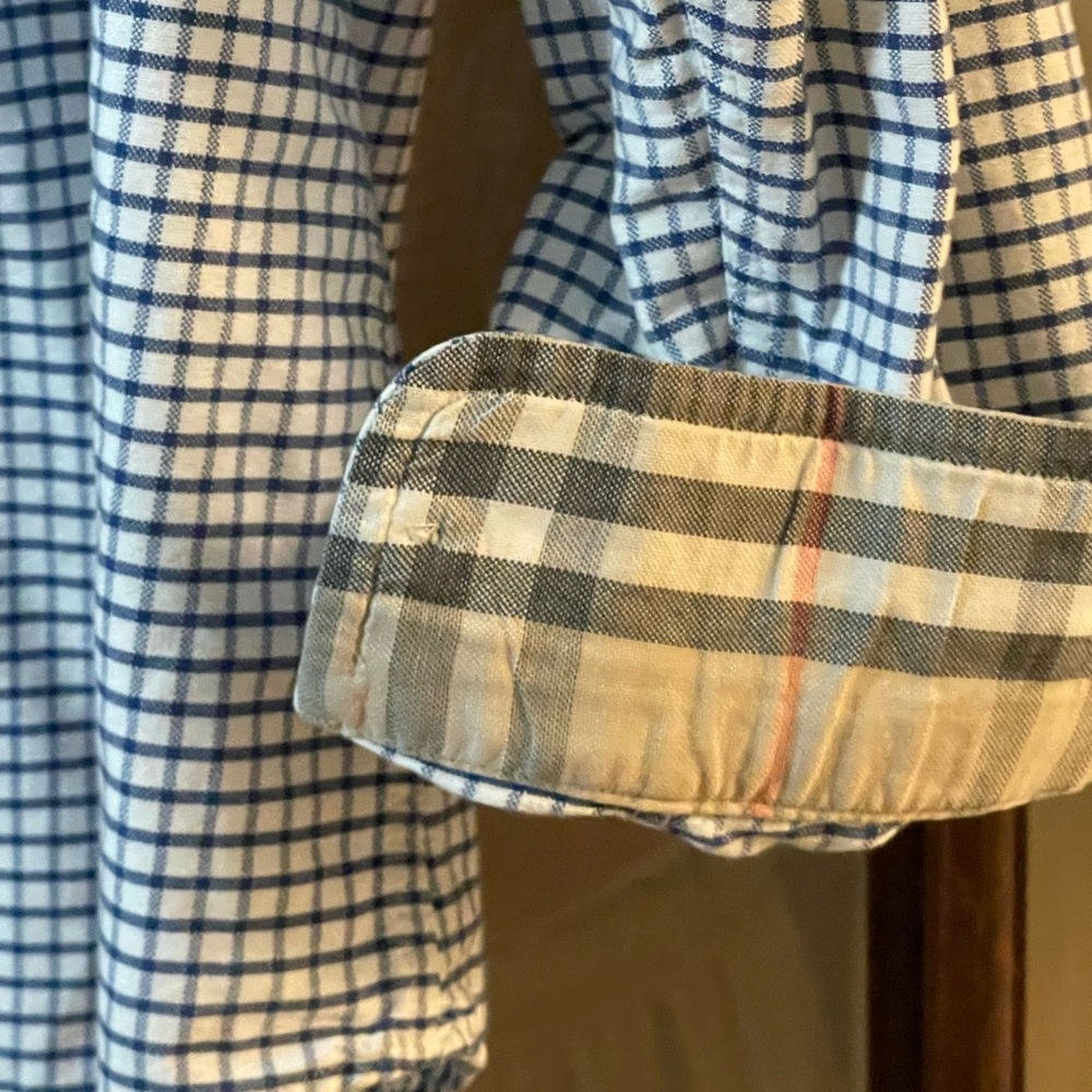 Burberry - Picture 3 of 7